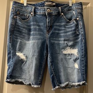 Boat shorts by Torrid size 14 with 5 pockets like new only worn once.